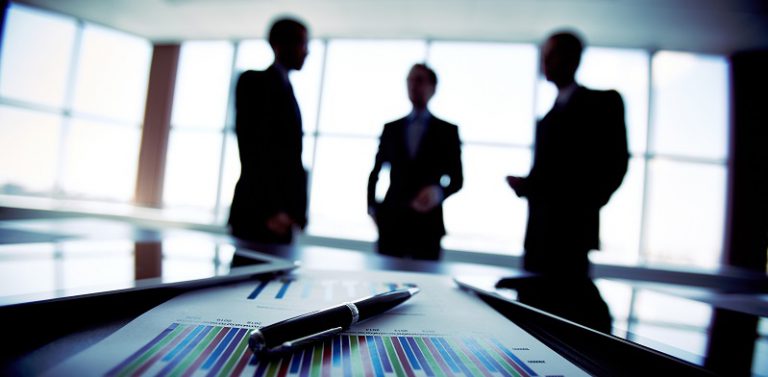 What Parties Does a Commercial Title Insurance Company Work With? img